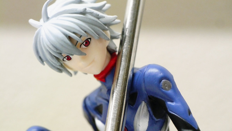 Illustration for article titled You Don't Need a Spear To Unbox the Evangelion Cake